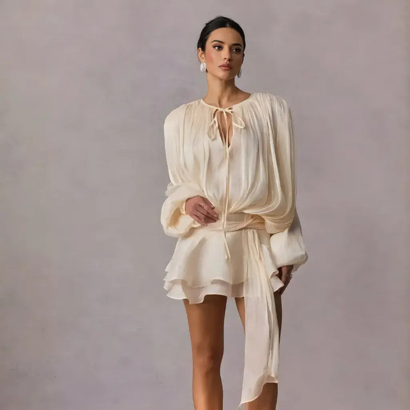 Vestido Feminino Boho Chic Curto Off White Manga Longa Elegante