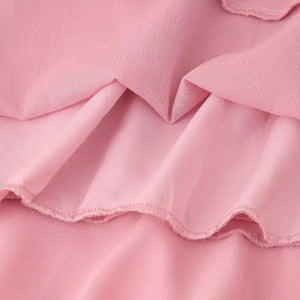 Textura leve do tecido chiffon rosa usado no vestido longo boho chic
