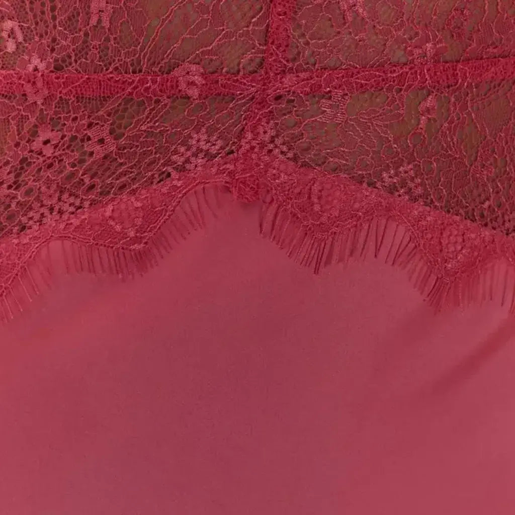 Vestido Longo Decote Profundo Renda Cintura Elegante