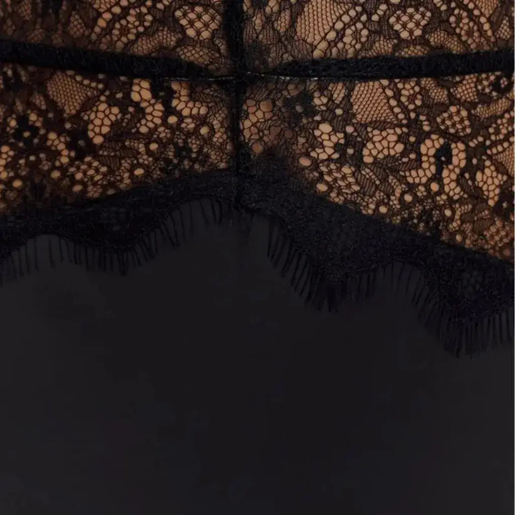 Vestido Longo Decote Profundo Renda Cintura Elegante