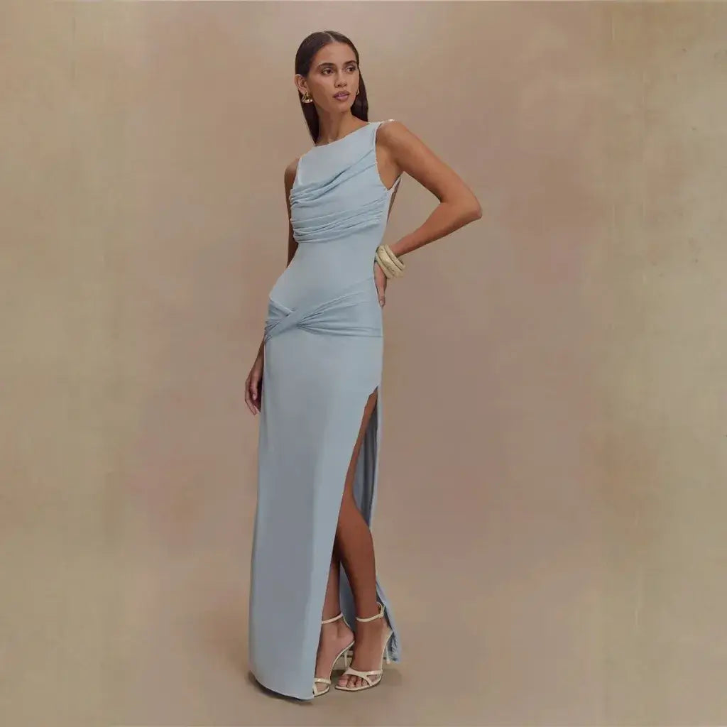 Vestido Longo Elegante Drapeado com Fenda Sofisticada