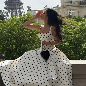 Vestido Longo Poá Acinturado Preto e Branco Elegante