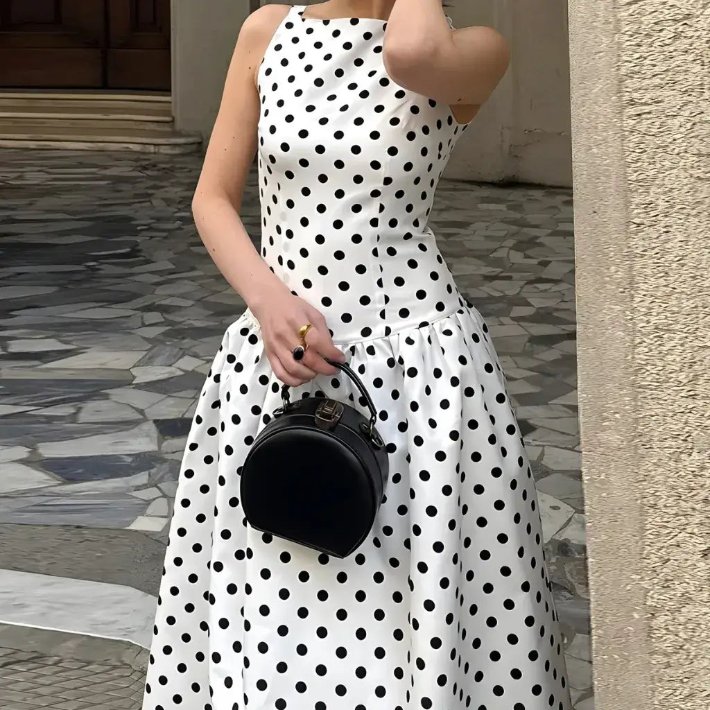 Vestido Longo Poá Acinturado Preto e Branco Elegante