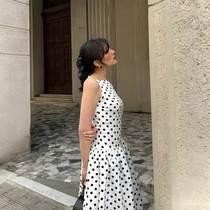 Vestido Longo Poá Acinturado Preto e Branco Elegante