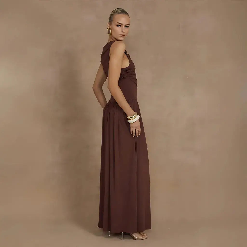 Vestido Longo de Festa com Decote Assimétrico Elegante