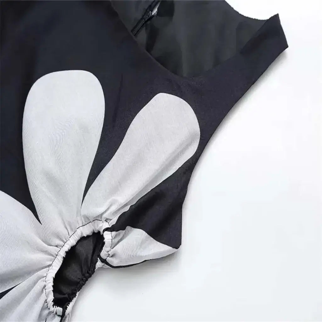 Vestido Midi Floral Elegante com Recorte Lateral