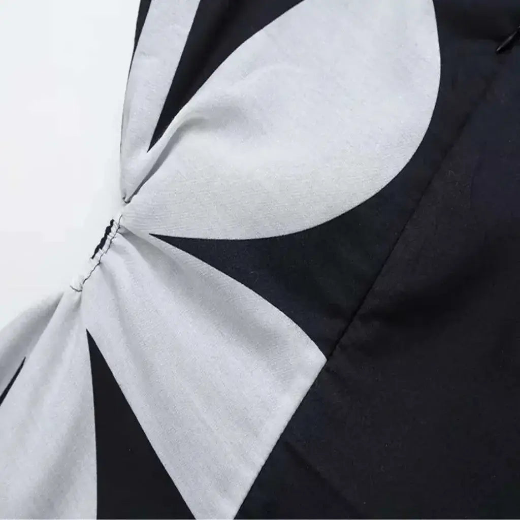 Vestido Midi Floral Elegante com Recorte Lateral