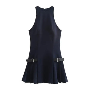 Vestido Preto Curto Frente Alta com Fivelas Laterais