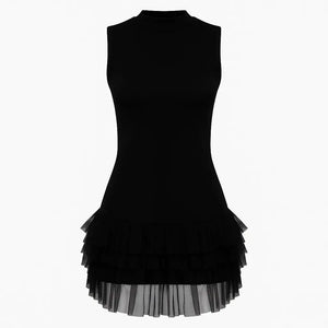 Vestido Preto Curto Justo com Babados em Tule