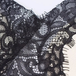 Vestido Slip Dress de Cetim Assimétrico com Renda Feminino