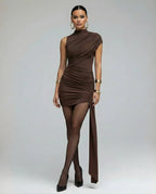 Vestido de Festa Curto Drapeado Cauda Lateral Elegante
