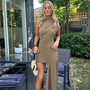 Vestido de Festa Curto Drapeado Cauda Lateral Elegante