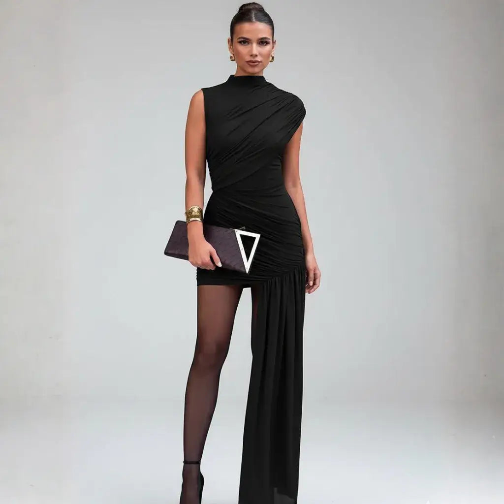Vestido de Festa Curto Drapeado Cauda Lateral Elegante