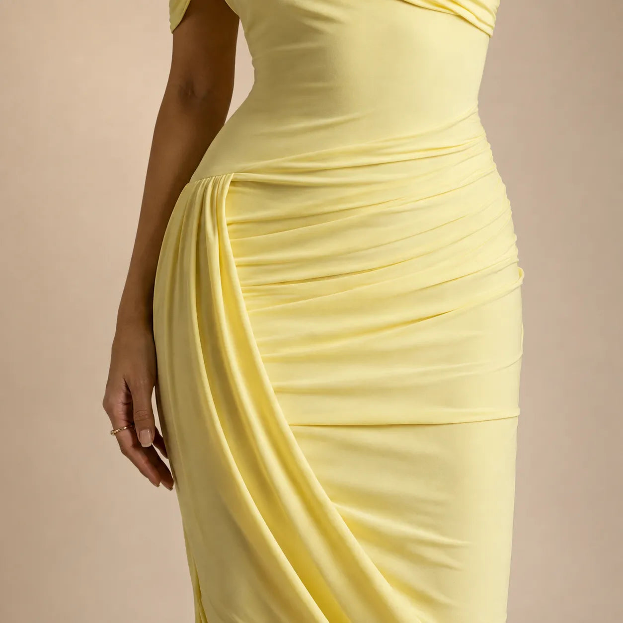 Vestido Feminino Longo Assimétrico Ombro Único – Lyra