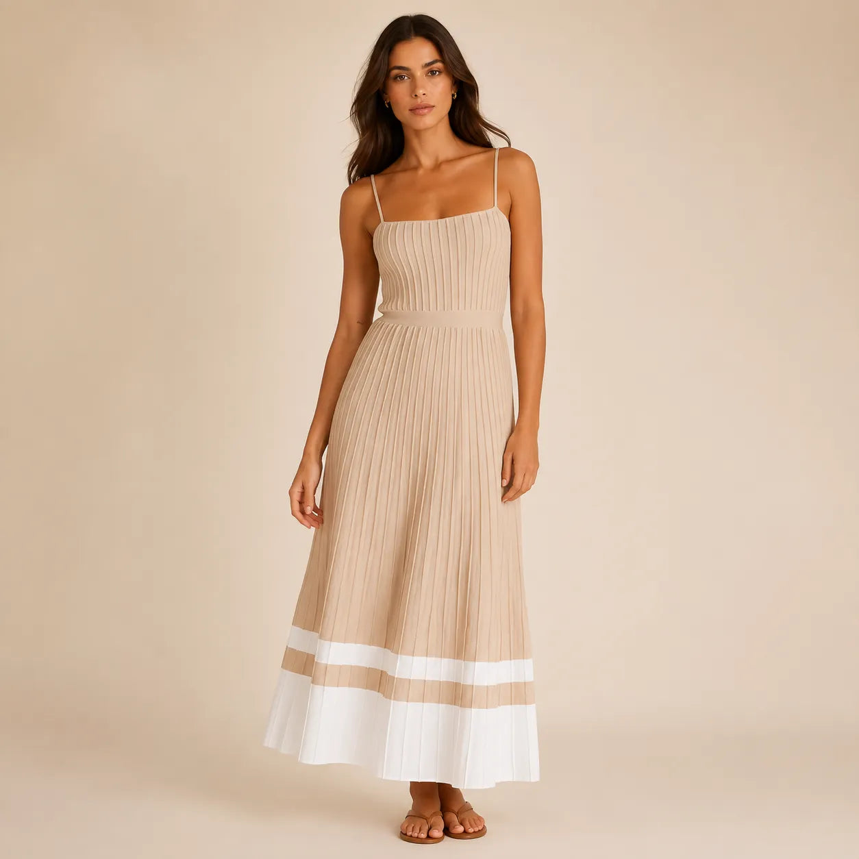 Vestido Feminino Midi Plissado Alça Fina Bege
