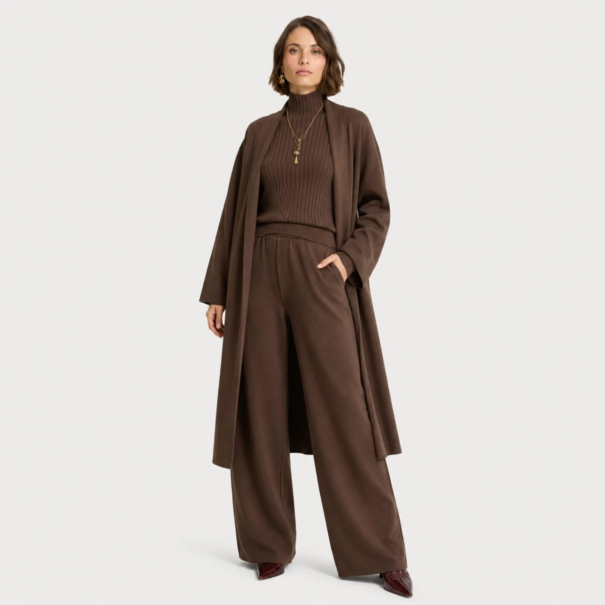 Conjunto tricô feminino marrom com cardigan longo e visual sofisticado para inverno