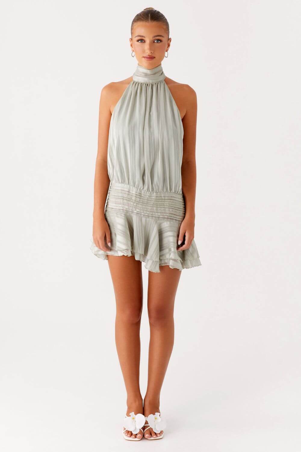 Vestido Feminino Curto Acetinado Gola Alta – Amalfi